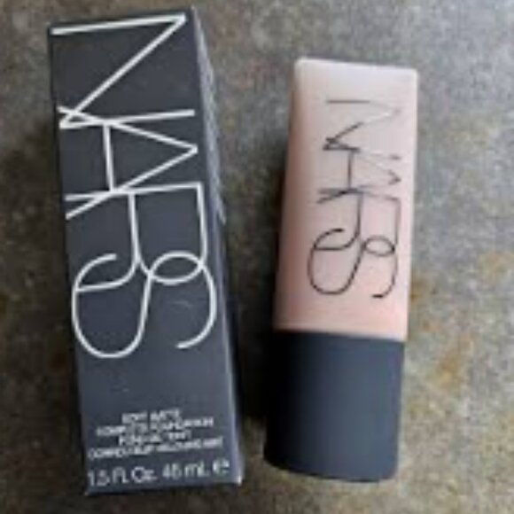 Nars Soft Matte Complete Foundation Huahine - Picture 4 of 5